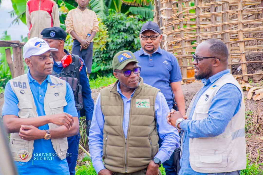 Lire la suite à propos de l’article Sud-Kivu : Le DGA de l’ACGT en compagnie du Gouverneur intérimaire Marc MALAGO KASHEKERE est arrivé en territoire d’Uvira dans une mission d’inspection de la RN5