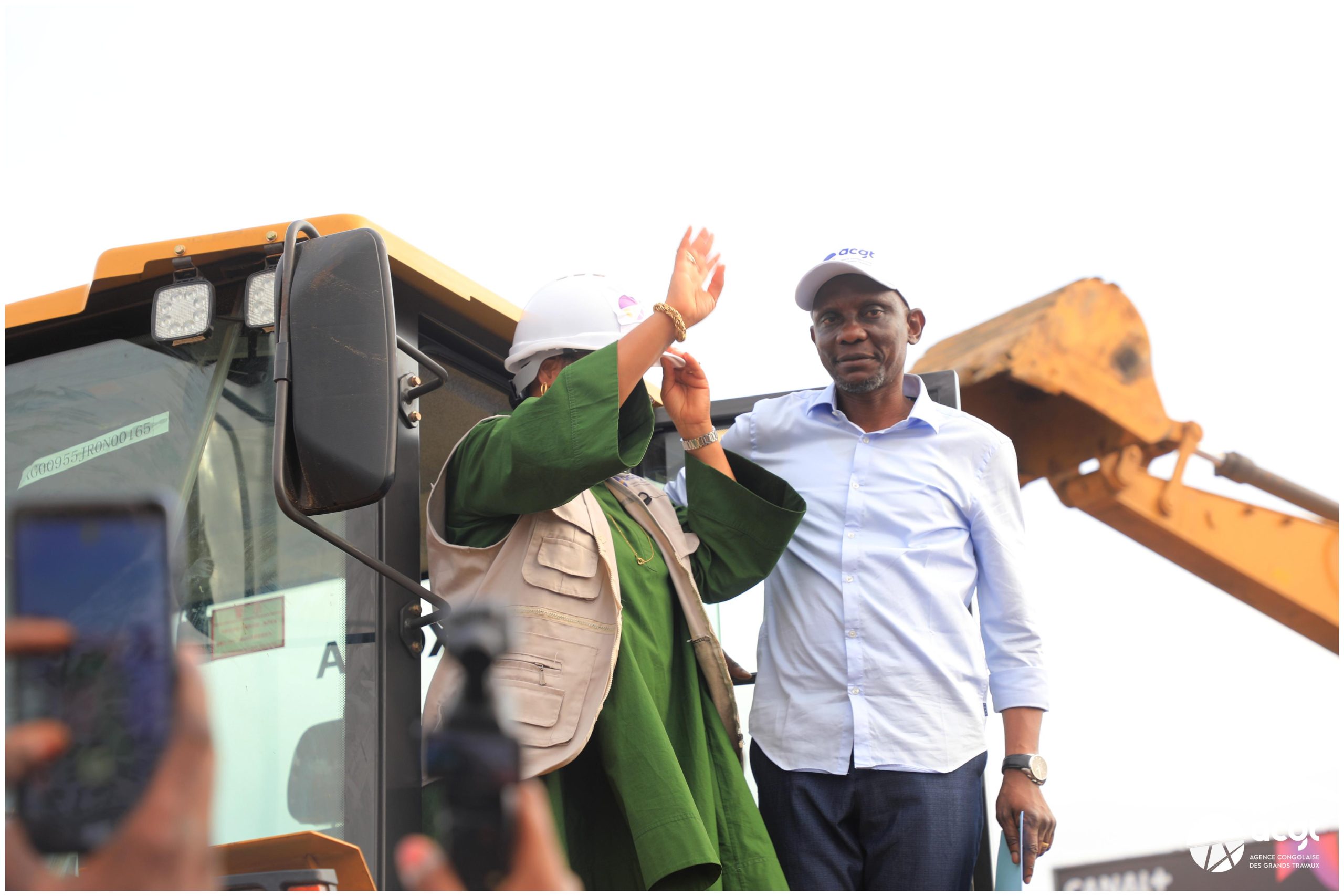 Lire la suite à propos de l’article Kongo-Central : la Première Ministre lance les travaux de la route Moanda–Yema