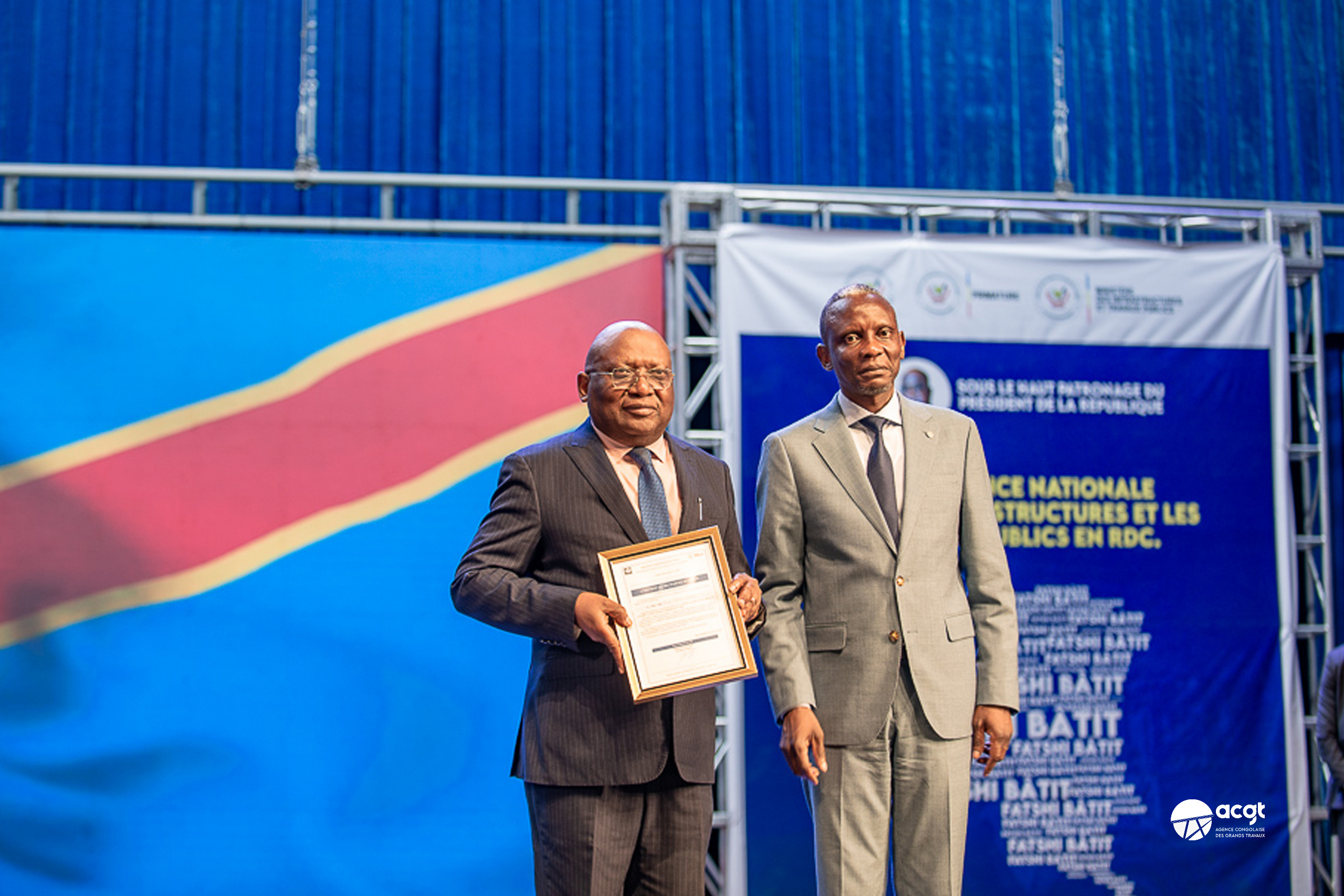 Lire la suite à propos de l’article Clôture de la Conférence nationale sur les infrastructures: la RDC trace sa voie vers 2050 pour des infrastructures modernes et durables