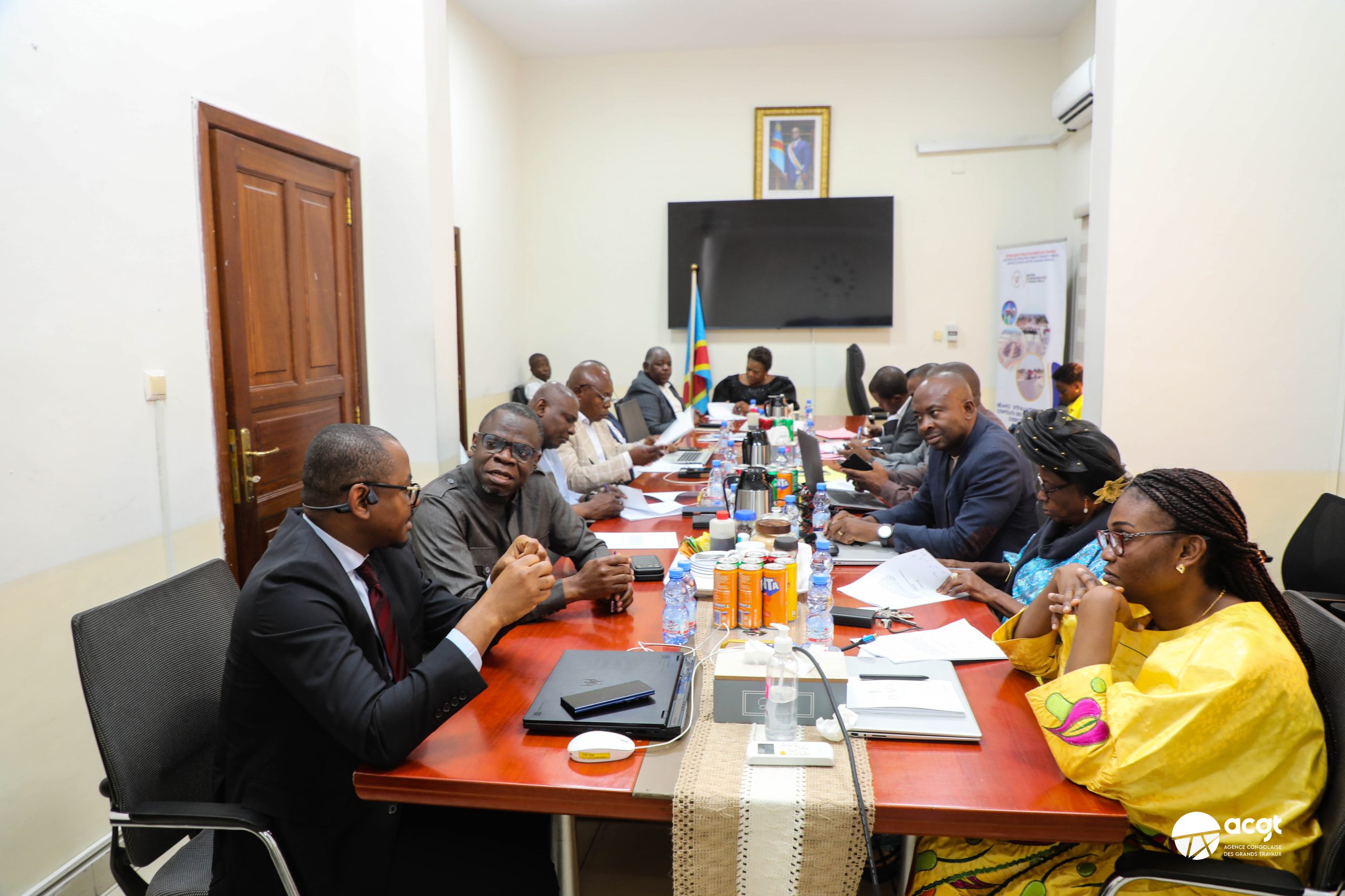 Lire la suite à propos de l’article Évaluation de la concession Tshikapa–Kamako : les parties prenantes engagées pour l’achèvement du projet