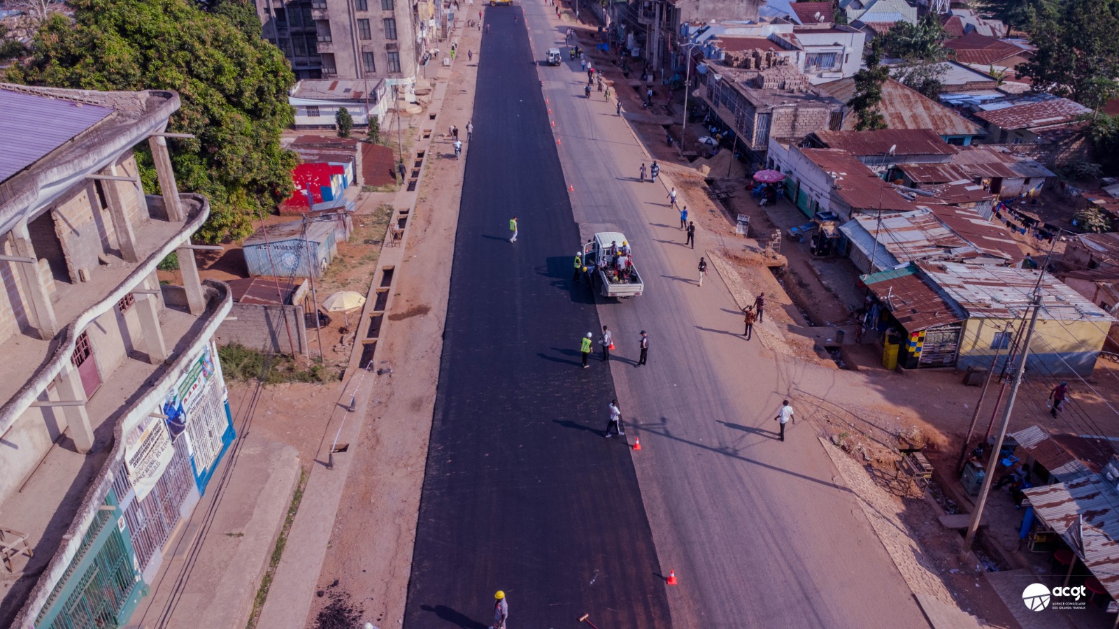 Lire la suite à propos de l’article Programme sino-congolais – RN1 : début effectif des travaux d’asphaltage de la traversée de Mbuji-Mayi