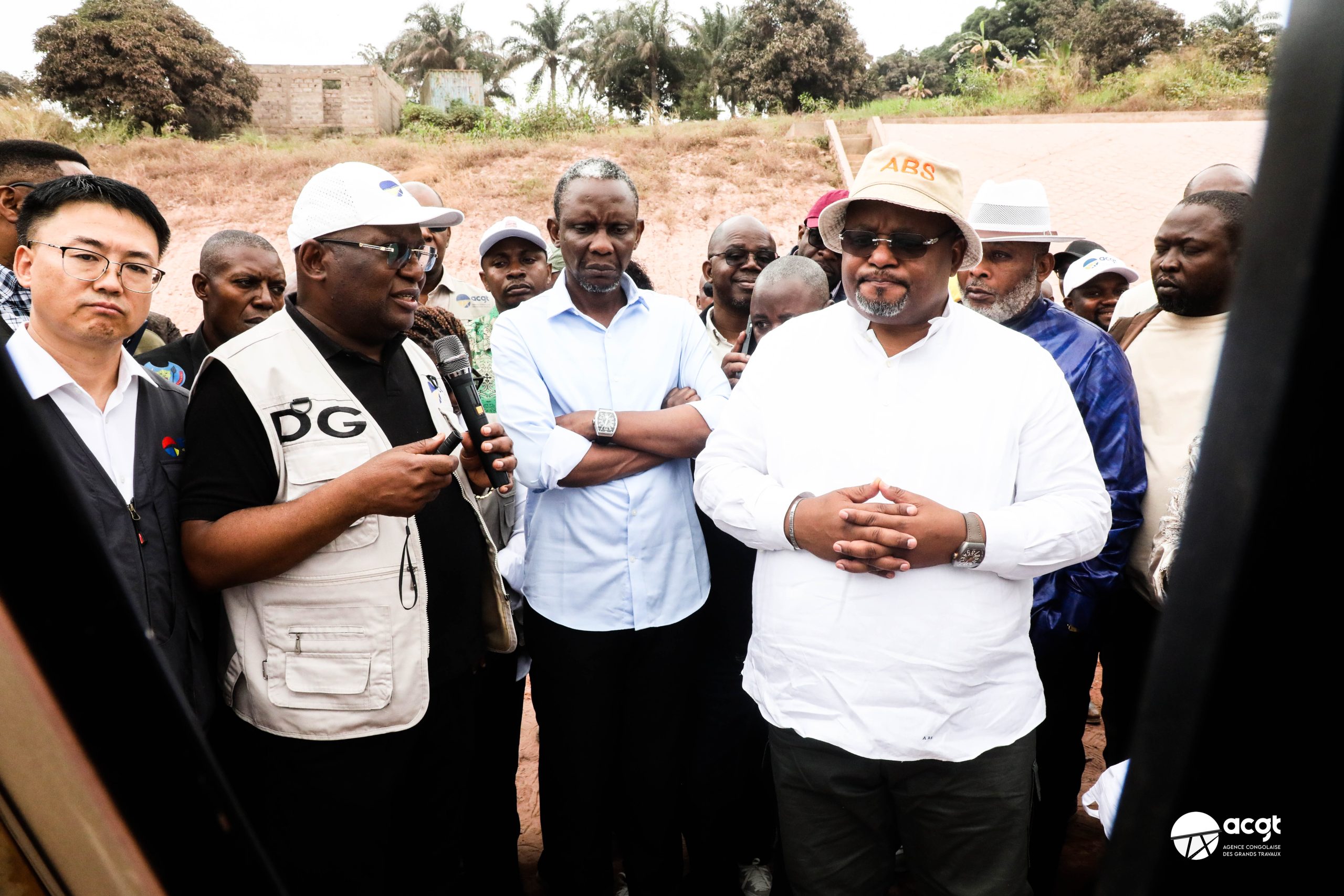Lire la suite à propos de l’article Le Parlement s’engage à faire accélérer les travaux de la Route des Rocades à Kinshasa